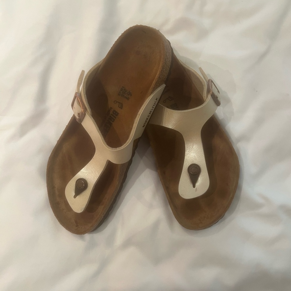 Birkenstock Gizeh Gold Sandals Size 10/41